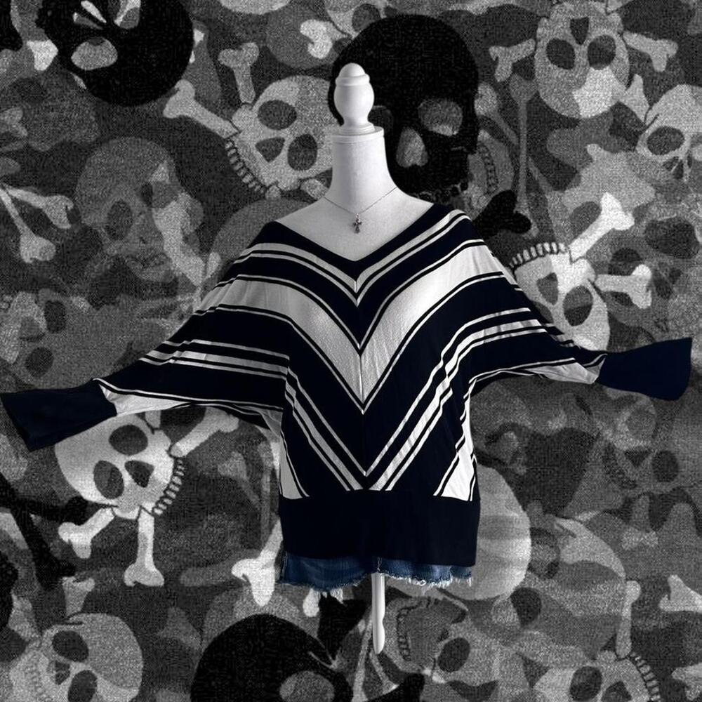 chevron stripes black and white ribbed batwing dolman top